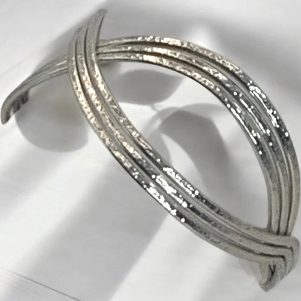Intwined Silver Tone Bangle Bracelet One Size Fits All - Picture 2 of 2